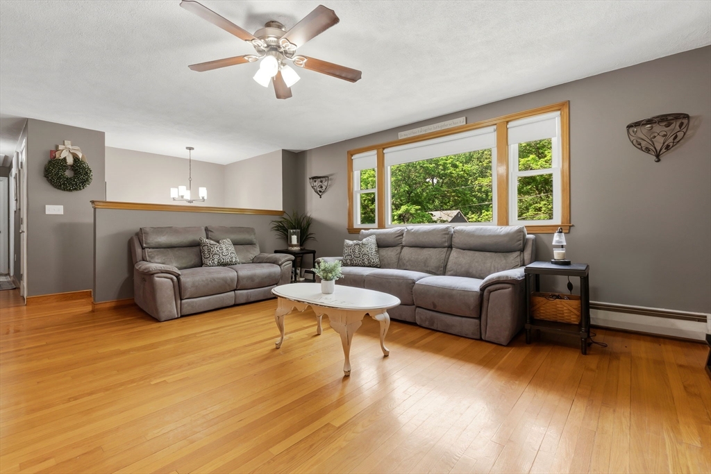 79 Martin Road Reading, MA 01867 - Photo 4 of 42