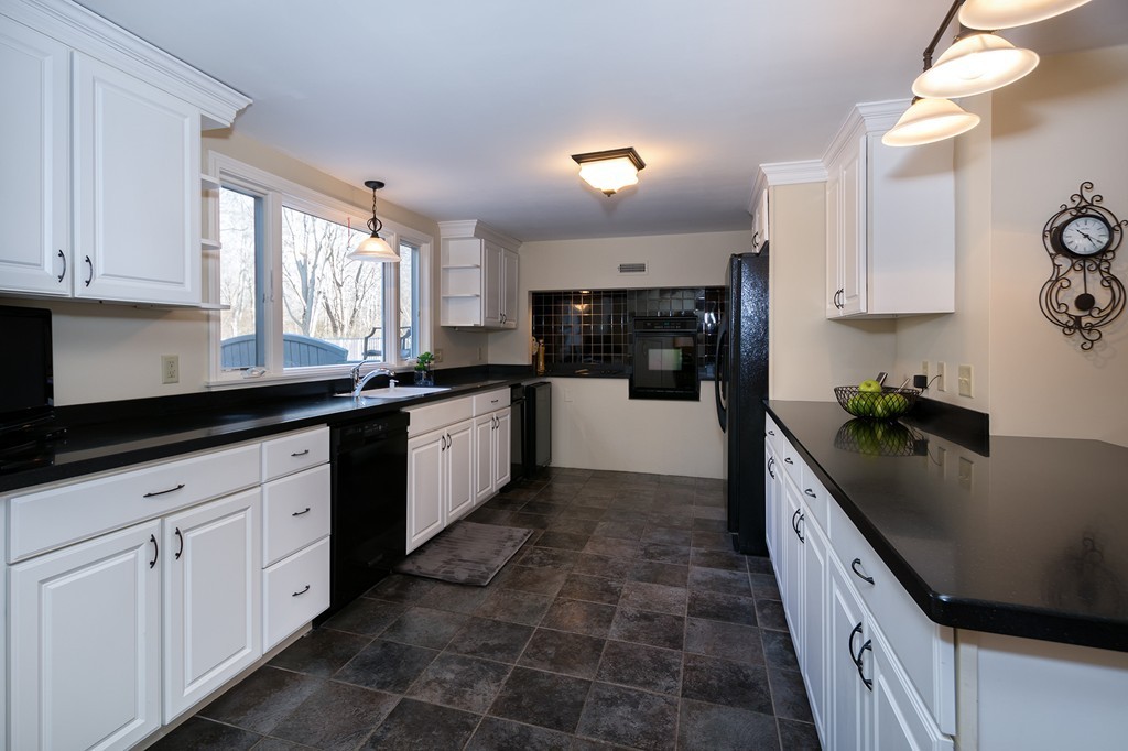 20 Hatherly Road Scituate, MA 02066 - Photo 7 of 30