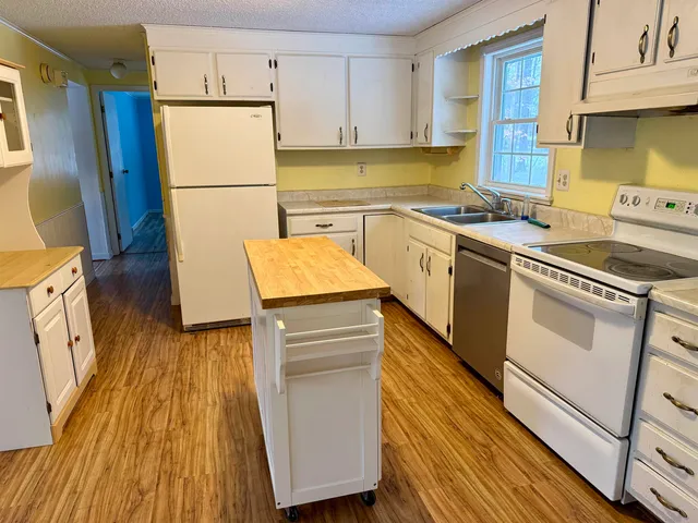 $499,900 | 29 Quaker Lane, Barrington, NH 03825