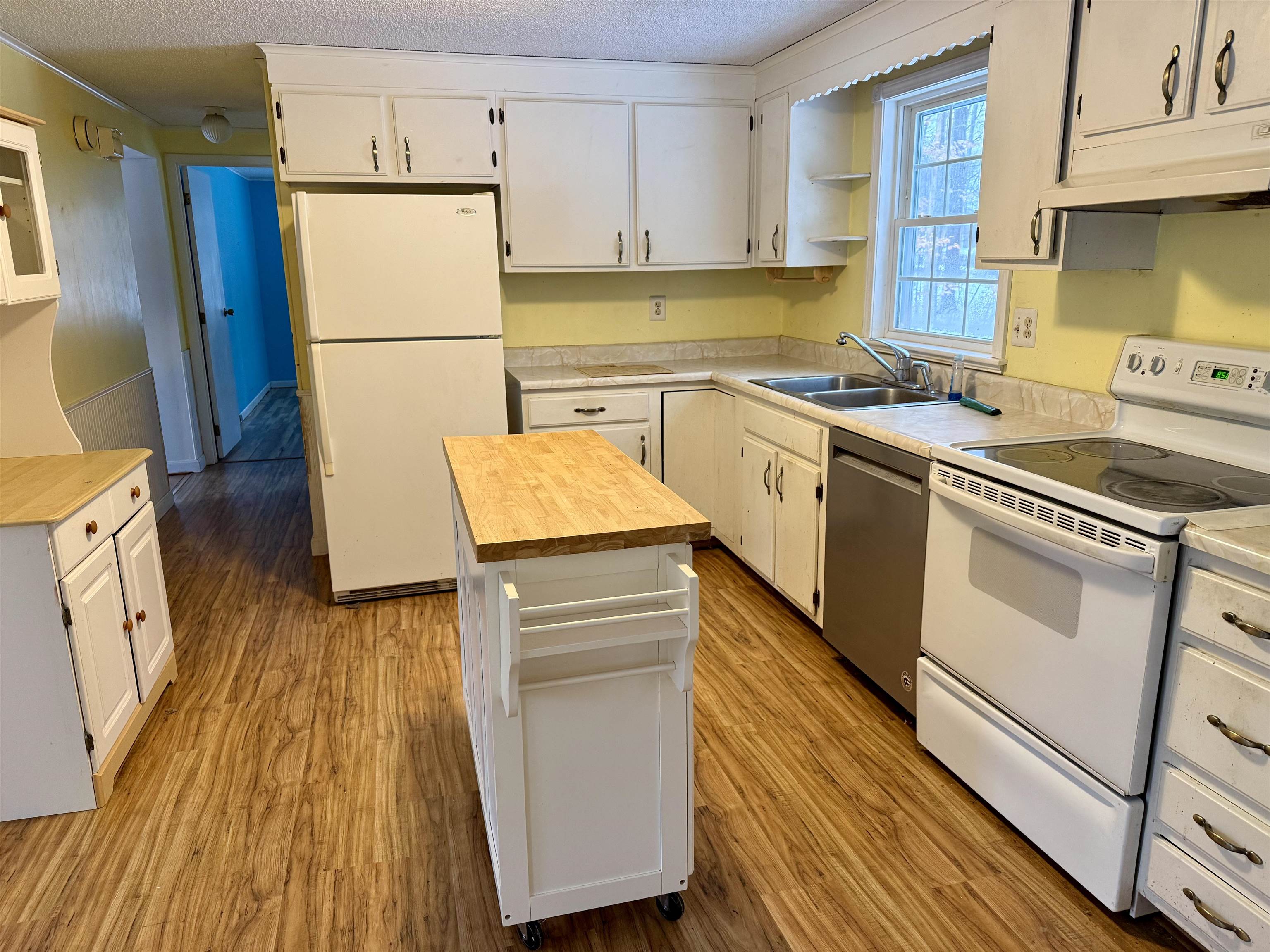 29 Quaker Lane Barrington, NH 03825 - Photo 3 of 28