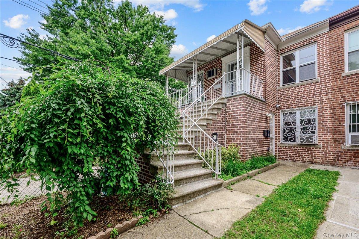 1103 Rhinelander Avenue Bronx, NY 10461 - Photo 4 of 34