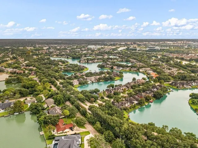$624,900 | 422 Bay Bridge Drive, Sugar Land, TX 77478