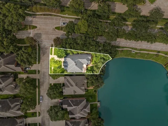 $624,900 | 422 Bay Bridge Drive, Sugar Land, TX 77478