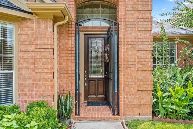 $624,900 | 422 Bay Bridge Drive, Sugar Land, TX 77478