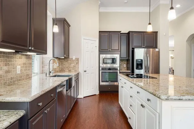 $624,900 | 422 Bay Bridge Drive, Sugar Land, TX 77478