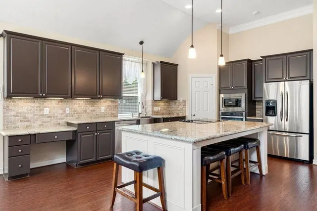 $624,900 | 422 Bay Bridge Drive, Sugar Land, TX 77478