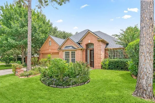 $624,900 | 422 Bay Bridge Drive, Sugar Land, TX 77478