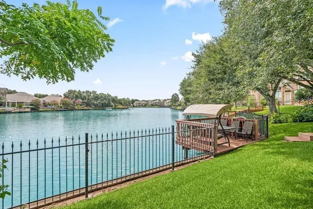$624,900 | 422 Bay Bridge Drive, Sugar Land, TX 77478