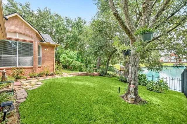 $624,900 | 422 Bay Bridge Drive, Sugar Land, TX 77478