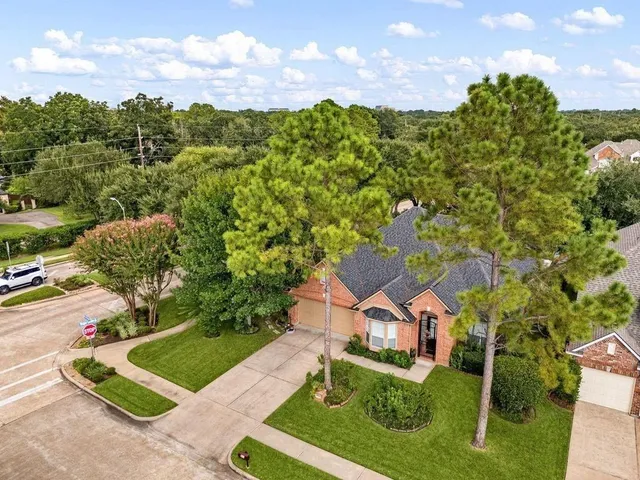 $624,900 | 422 Bay Bridge Drive, Sugar Land, TX 77478