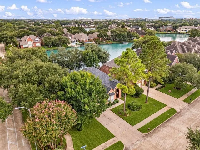 $624,900 | 422 Bay Bridge Drive, Sugar Land, TX 77478