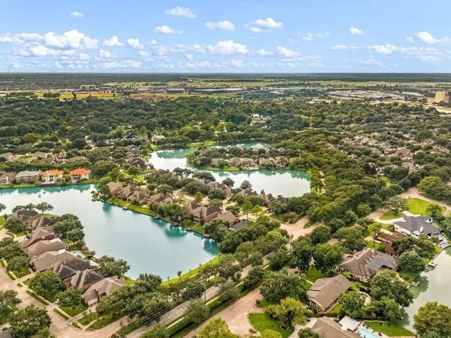 $624,900 | 422 Bay Bridge Drive, Sugar Land, TX 77478