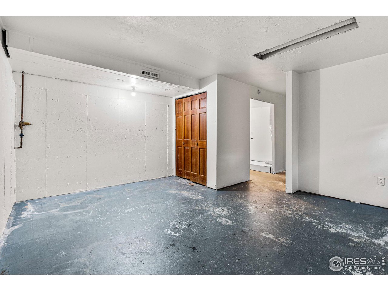 4640 Portside Way Boulder, CO 80301 - Photo 26 of 35 a view of an empty room with closet and entryway