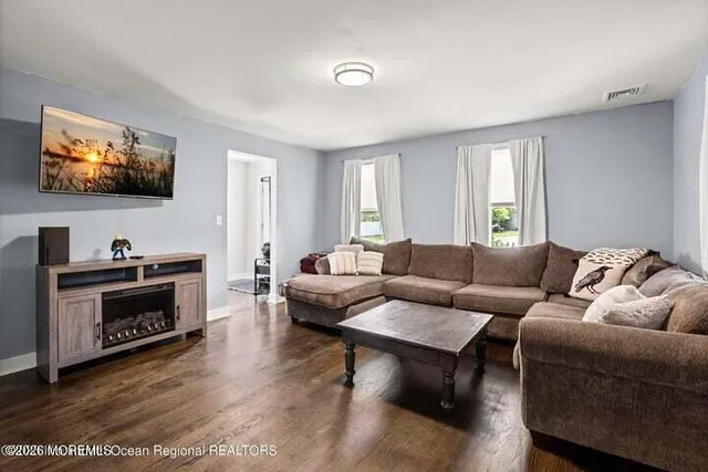 $3,300 | 109 Main Street, Toms River, NJ 08757