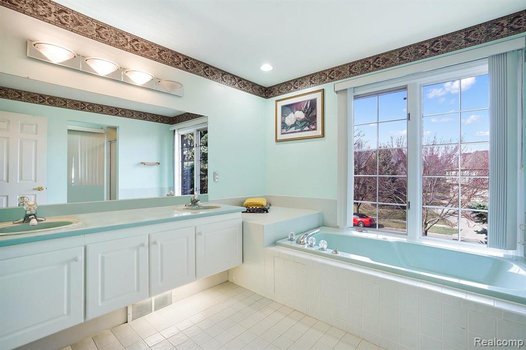 3121 Hedgewood Lane Rochester Hills, MI 48309 - Photo 22 of 38