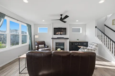 $590,000 | 5326 North Peninsula Way, McFarland, WI 53558