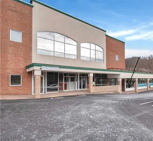 $1,200 | 35 West Main Street, Vernon, CT 06066