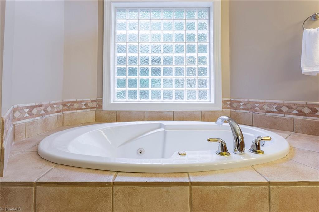 7831 Alcorn Road Oak Ridge, NC 27310 - Photo 20 of 29