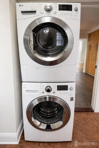 a close up view of washer and dryer