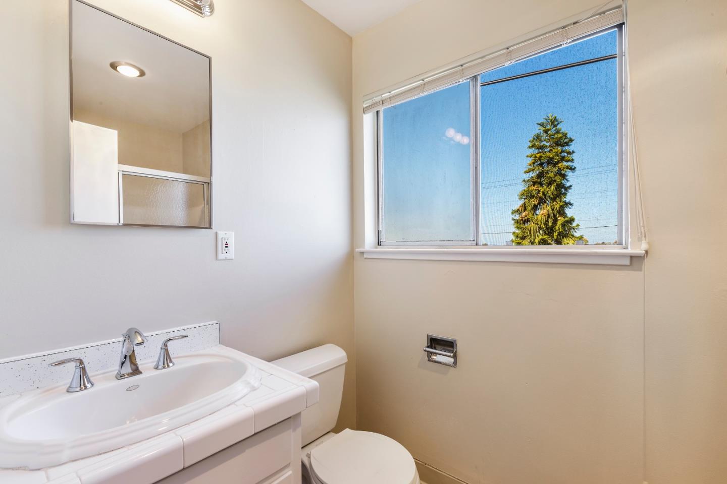 527 Rollins Road Burlingame, CA 94010 - Photo 12 of 18 Gallery Image 12