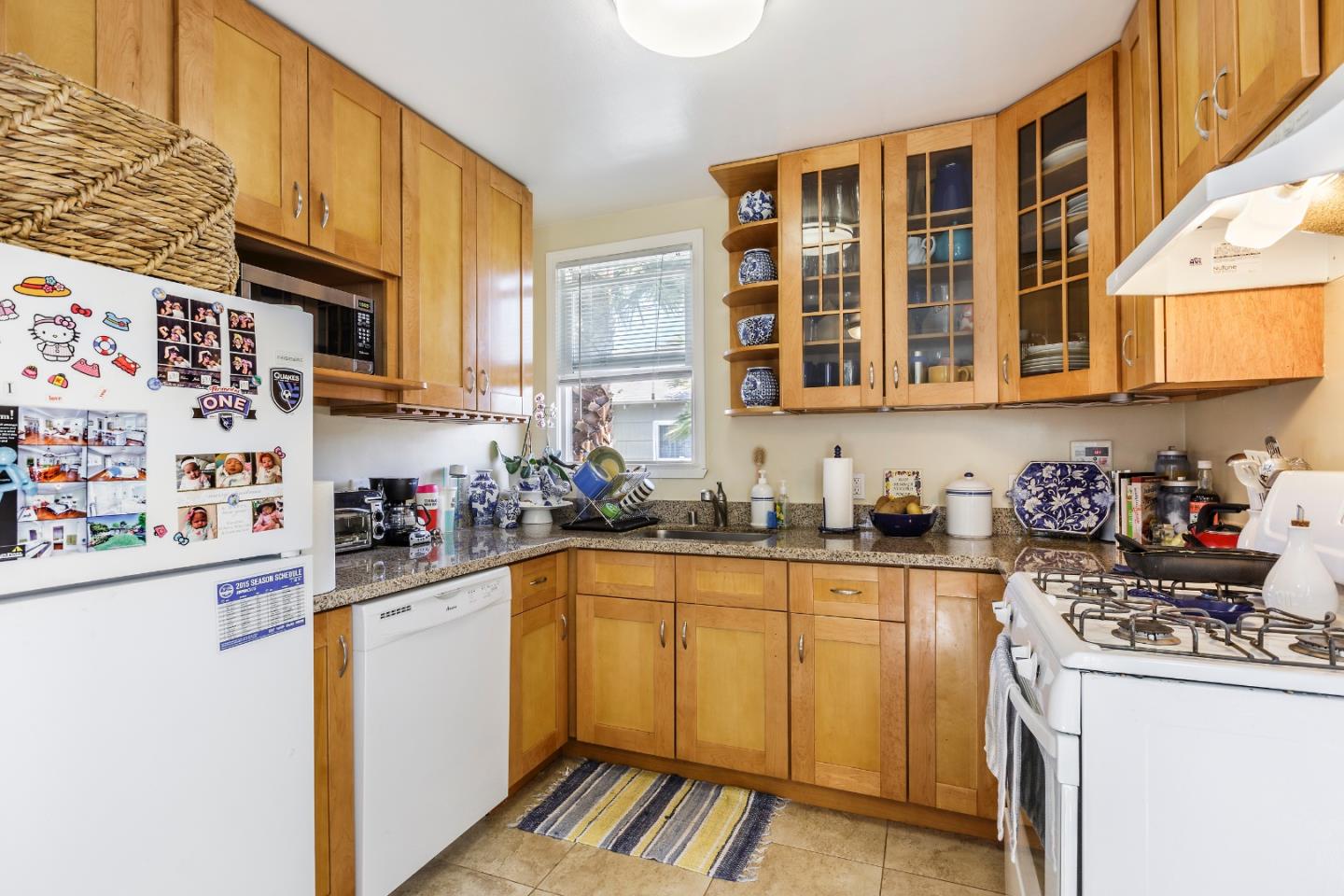 527 Rollins Road Burlingame, CA 94010 - Photo 5 of 18 Gallery Image 5