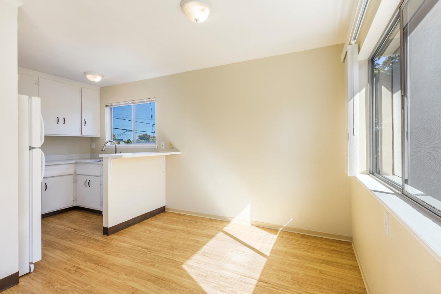 527 Rollins Road Burlingame, CA 94010 - Photo 9 of 18 Gallery Image 9