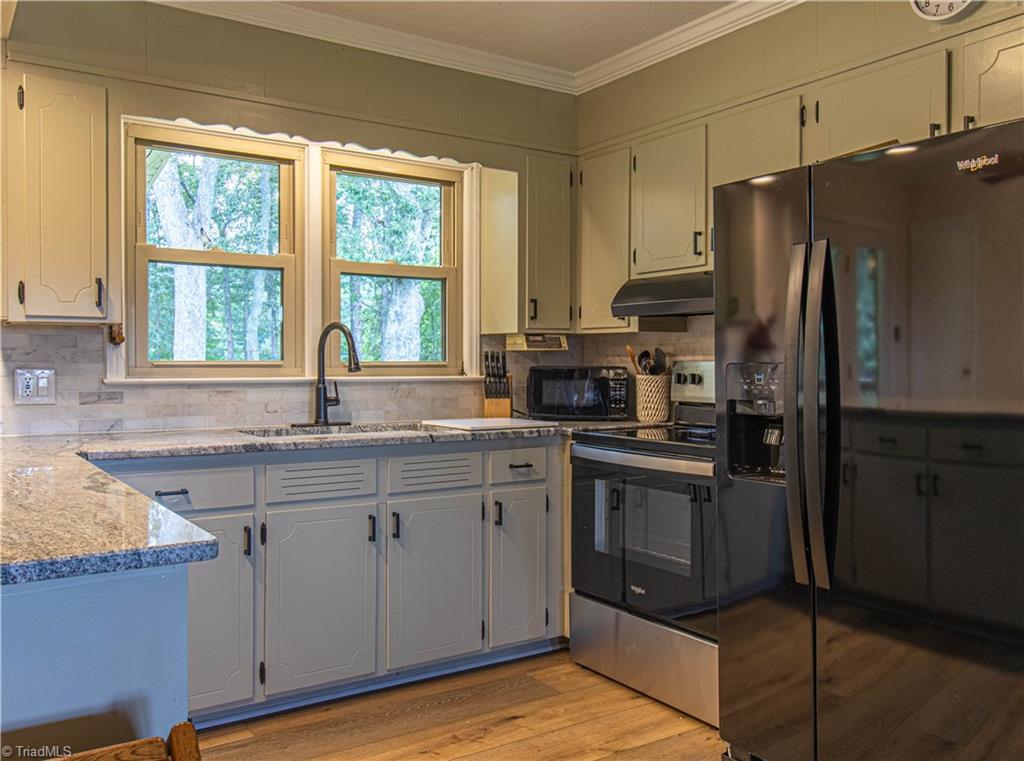 834 Pine Swamp Road Sparta, NC 28675 - Photo 12 of 43