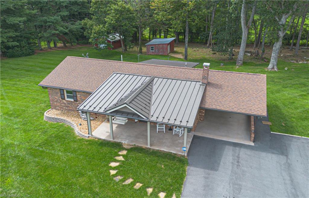 834 Pine Swamp Road Sparta, NC 28675 - Photo 8 of 43