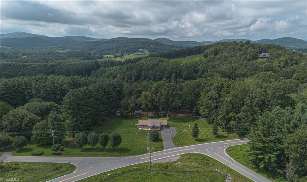 834 Pine Swamp Road Sparta, NC 28675 - Photo 9 of 43