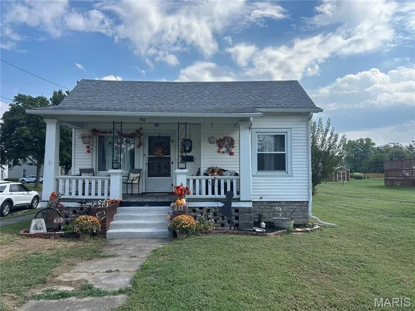 $149,000 | 502 Fourth Street, Carrollton, IL 62016