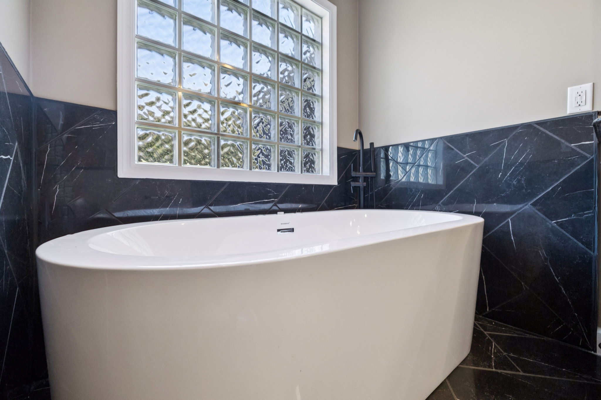 3679 Old State Highway 11 Springfield, TN 37172 - Photo 19 of 50 a white bath tub sitting in a bathroom