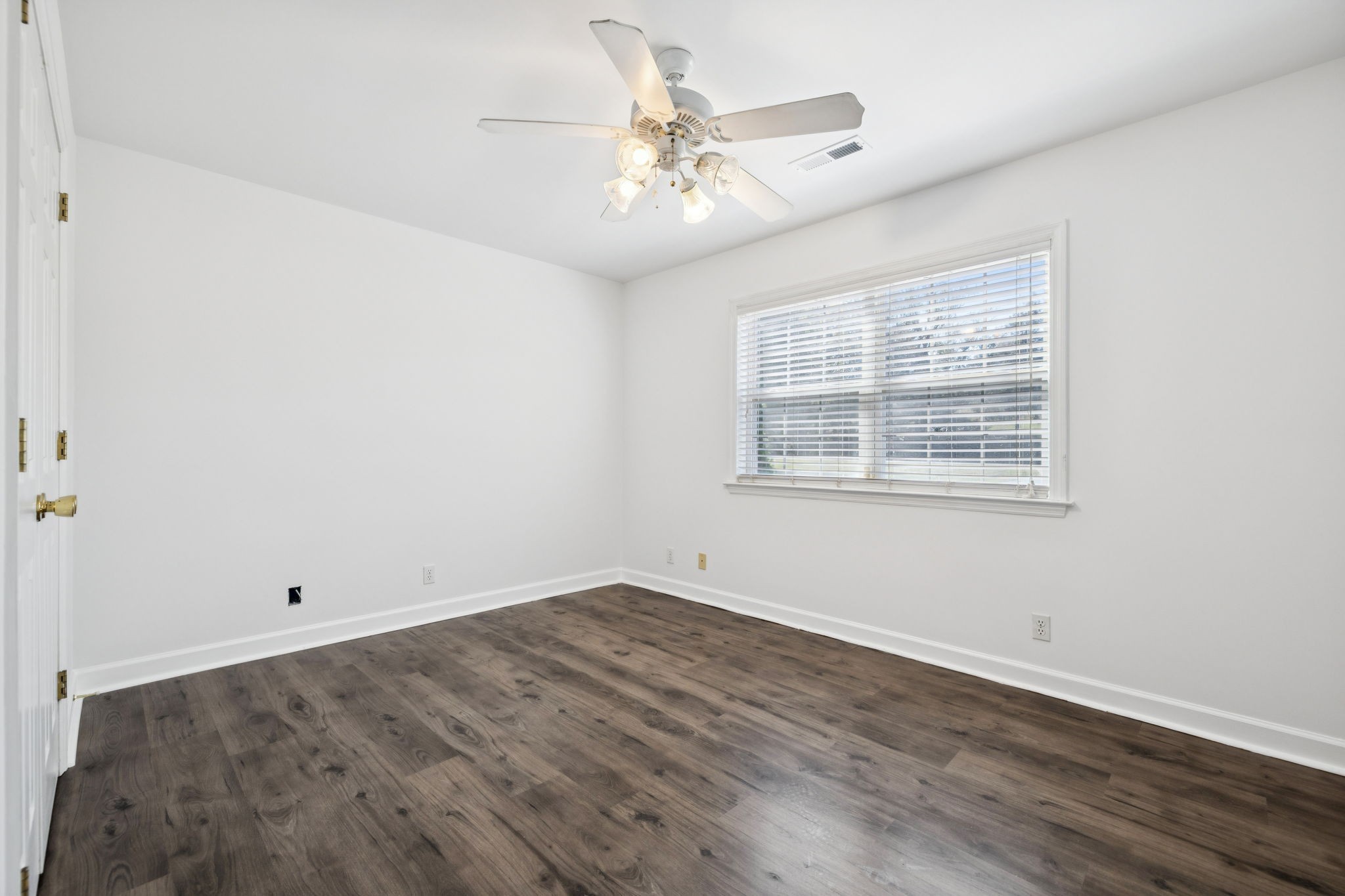3679 Old State Highway 11 Springfield, TN 37172 - Photo 31 of 50 wooden floor in an empty room with a window