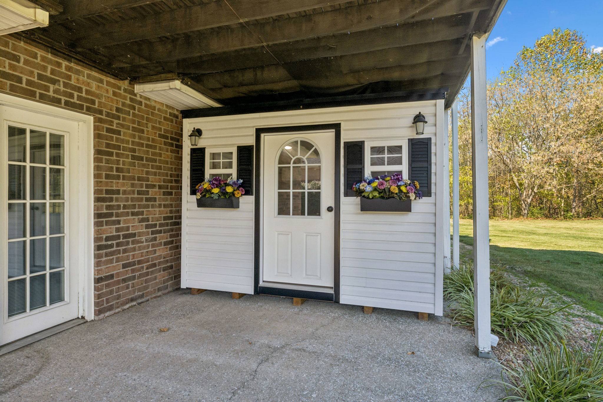 3679 Old State Highway 11 Springfield, TN 37172 - Photo 35 of 50 a view of a porch with hardwood