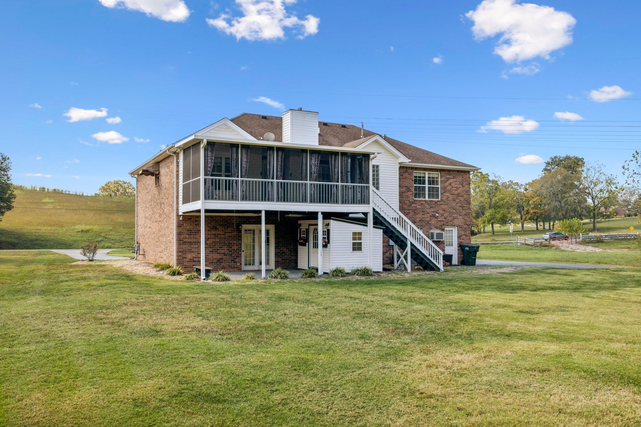 3679 Old State Highway 11 Springfield, TN 37172 - Photo 41 of 50 a big room with table and chairs