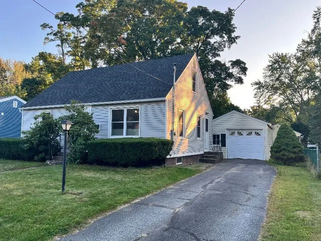 $405,900 | 16 Seneca Avenue, Essex Junction, VT 05452