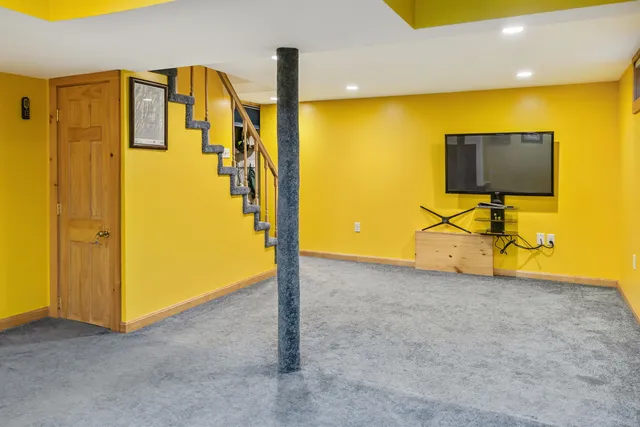 $405,900 | 16 Seneca Avenue, Essex Junction, VT 05452