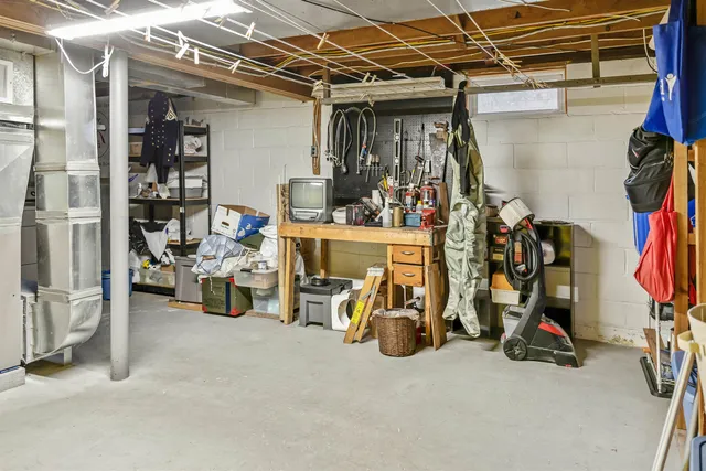 $405,900 | 16 Seneca Avenue, Essex Junction, VT 05452