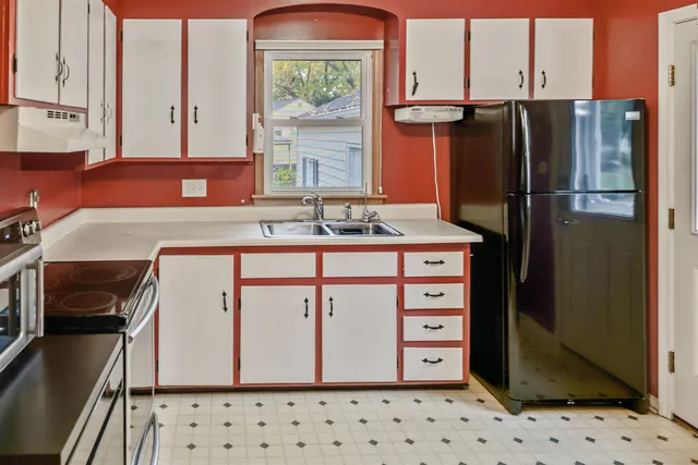 $405,900 | 16 Seneca Avenue, Essex Junction, VT 05452