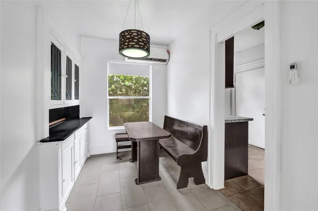 $1,000 | 2506 Keene Street, Unit 2, Houston, TX 77009