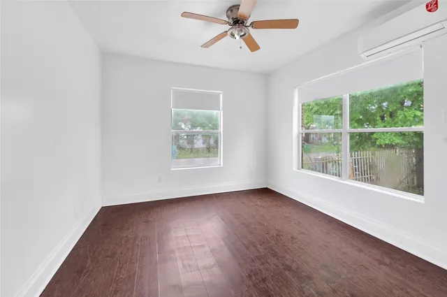 $1,000 | 2506 Keene Street, Unit 2, Houston, TX 77009