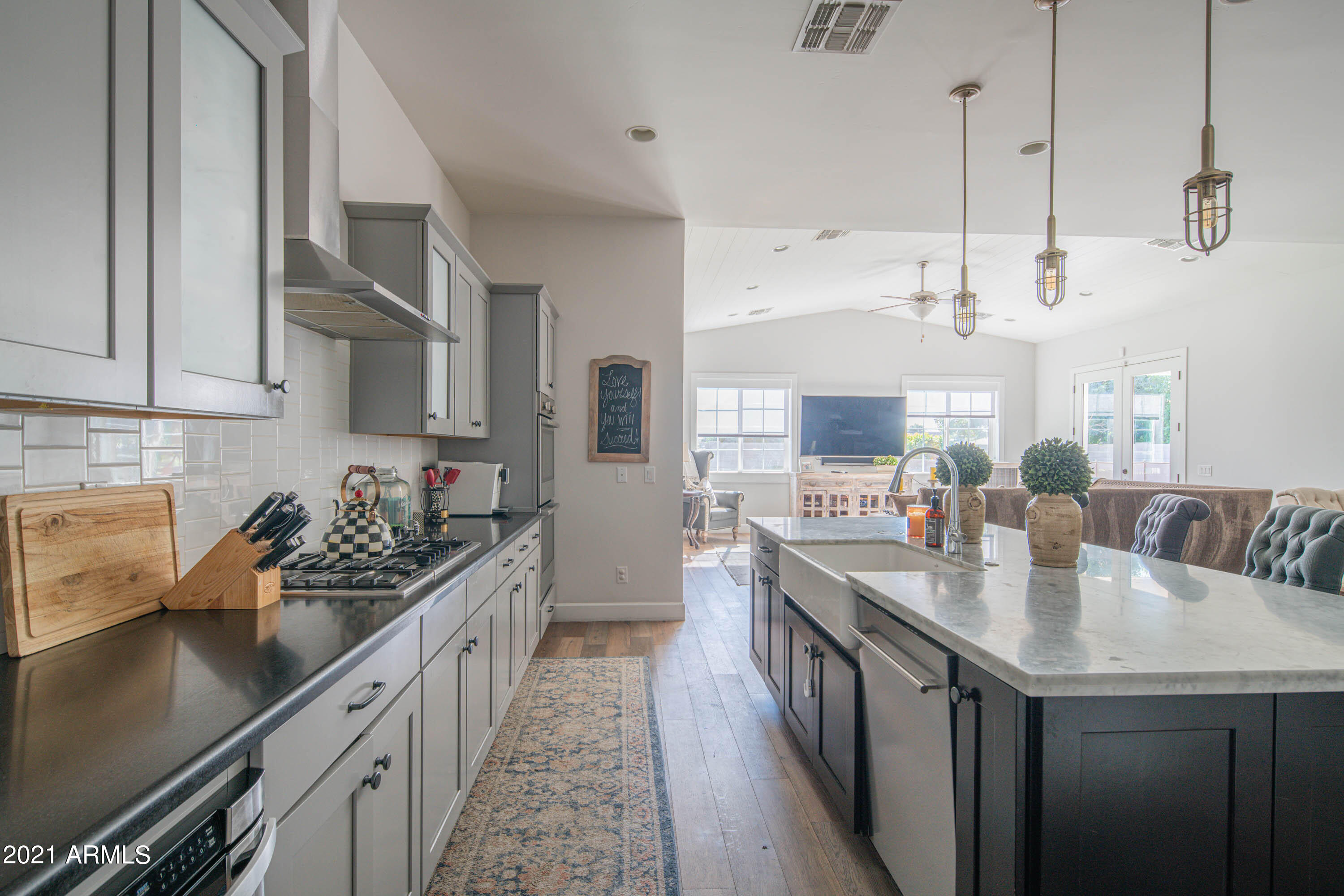 4201 East Cheery Lynn Road Phoenix, AZ 85018 - Photo 12 of 38 eclr-12