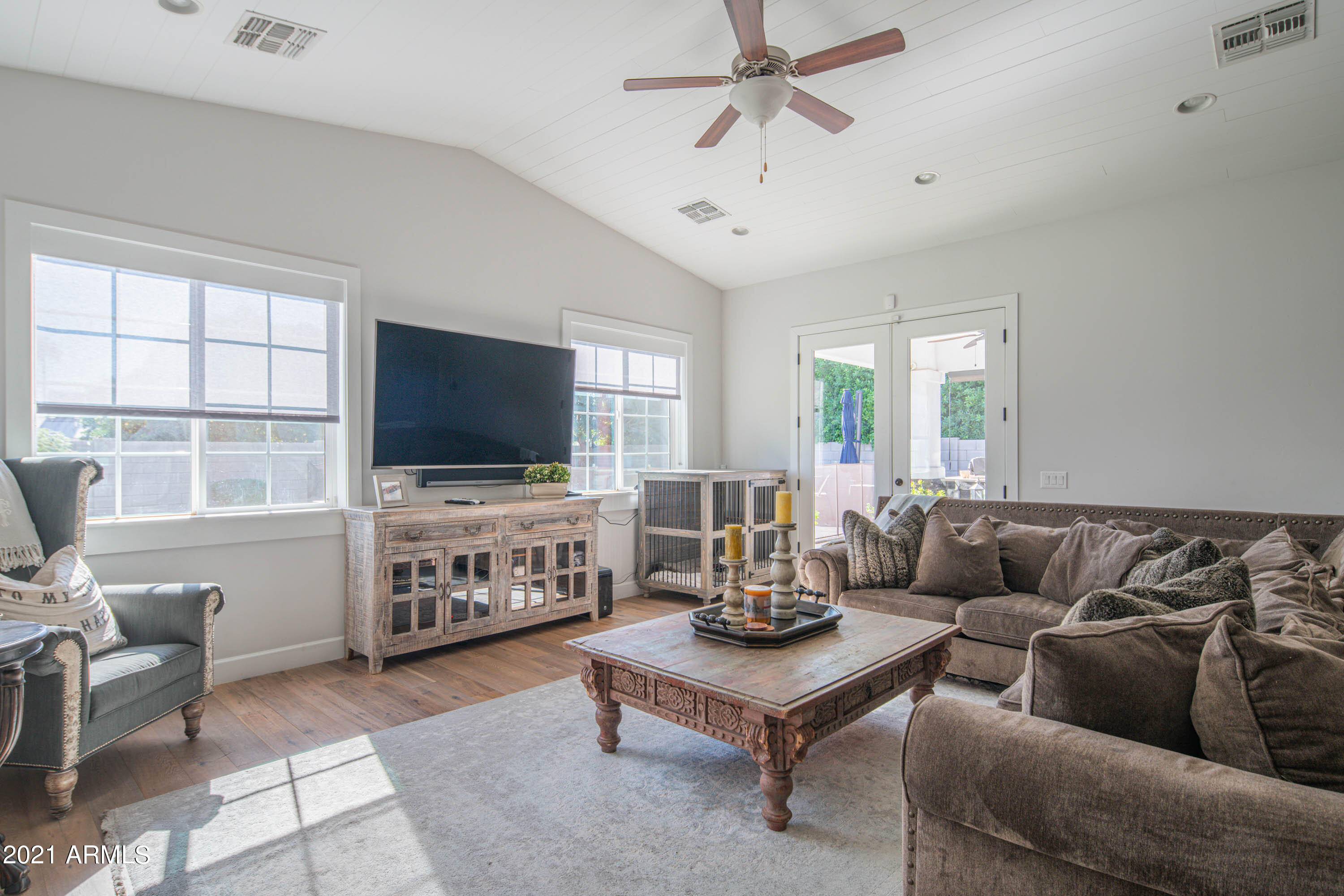 4201 East Cheery Lynn Road Phoenix, AZ 85018 - Photo 13 of 38 eclr-18