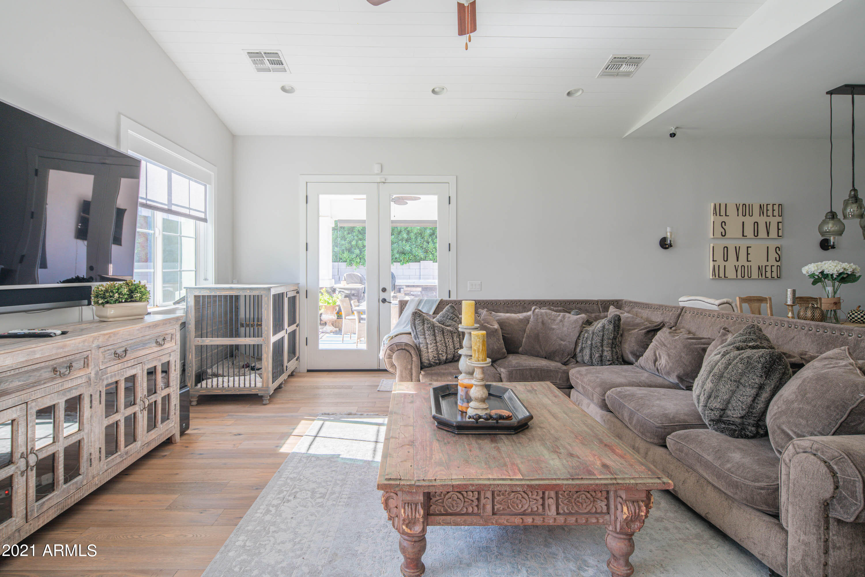 4201 East Cheery Lynn Road Phoenix, AZ 85018 - Photo 14 of 38 eclr-19