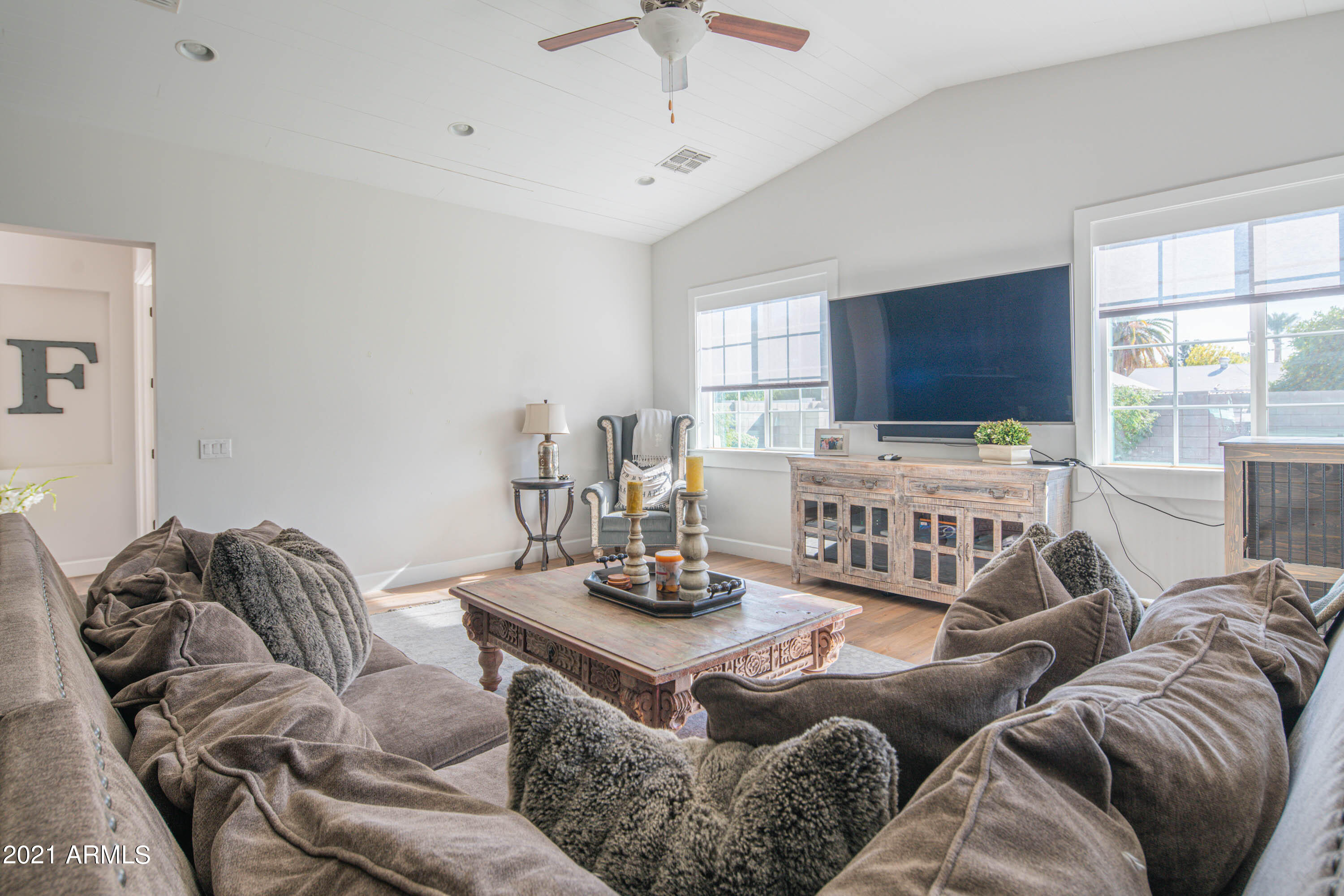 4201 East Cheery Lynn Road Phoenix, AZ 85018 - Photo 15 of 38 eclr-24