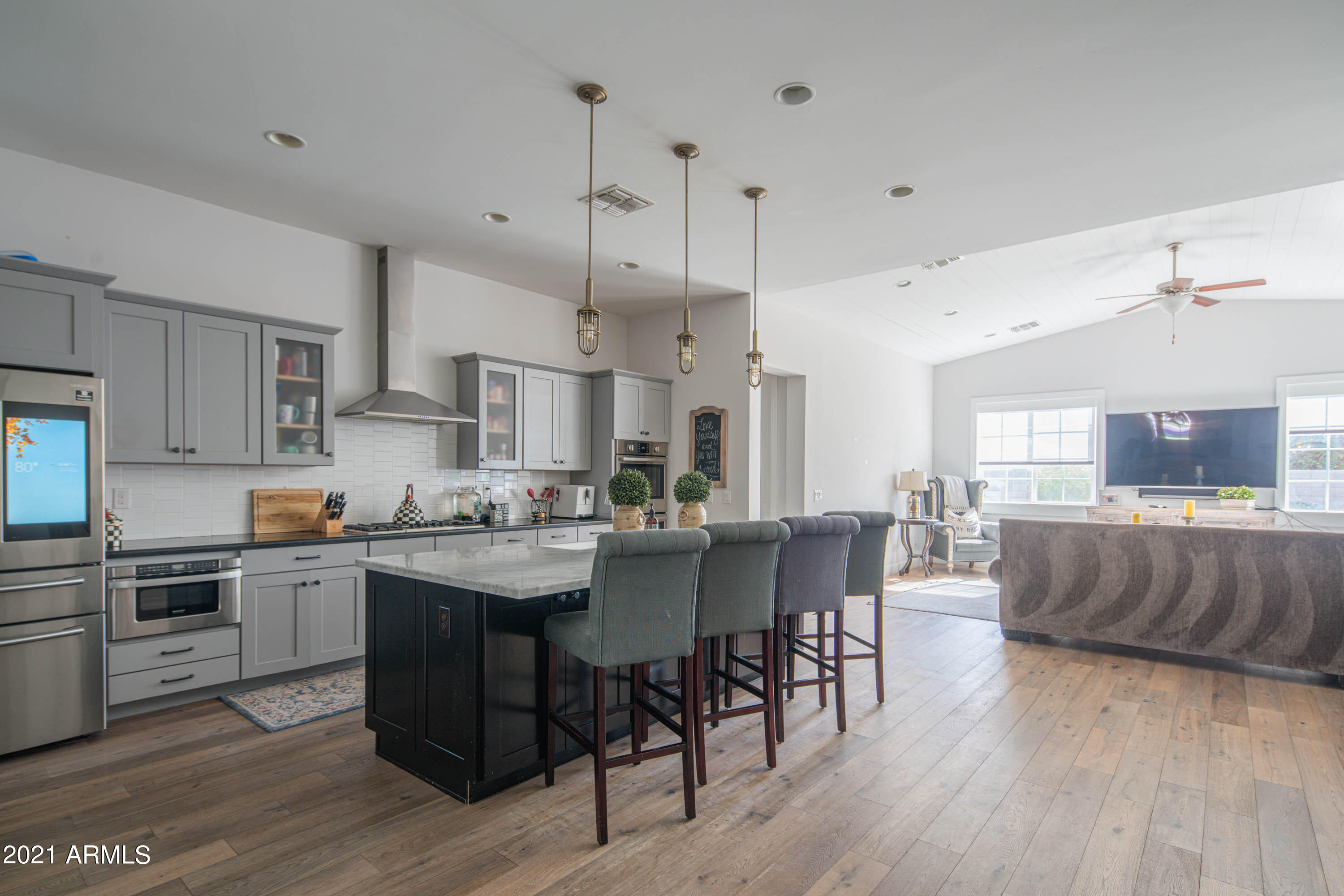 4201 East Cheery Lynn Road Phoenix, AZ 85018 - Photo 5 of 38 eclr-2