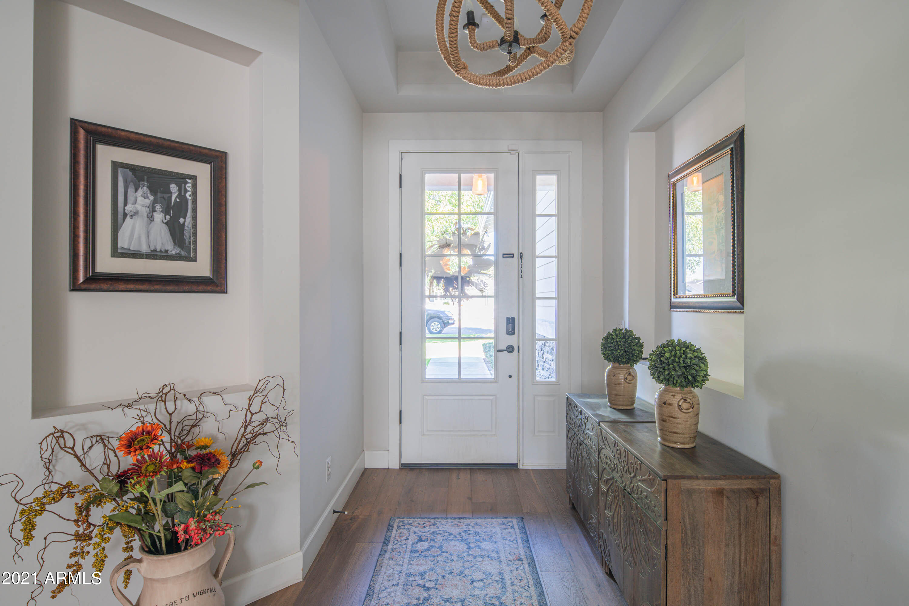 4201 East Cheery Lynn Road Phoenix, AZ 85018 - Photo 9 of 38 eclr-14