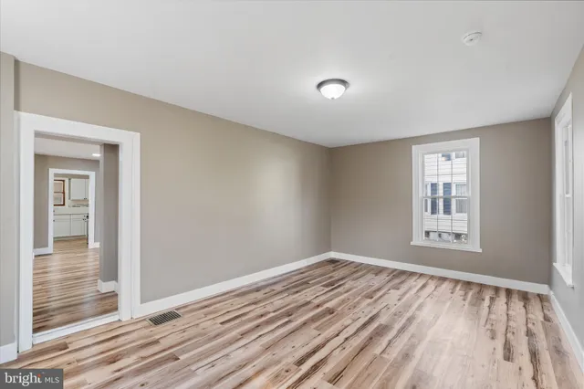 $325,000 | 318 South Main Street, Elmer, NJ 08318