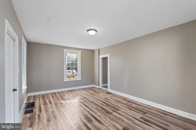 $325,000 | 318 South Main Street, Elmer, NJ 08318