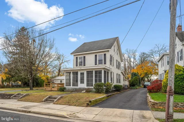 $325,000 | 318 South Main Street, Elmer, NJ 08318