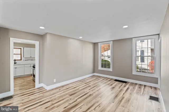 $325,000 | 318 South Main Street, Elmer, NJ 08318